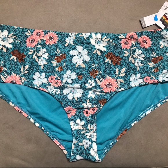 2X$20🆕 2 PCS Size 2X (20W-22W)Adjustable Straps and Mid-RiseCheeKy Black andGre - Picture 13 of 13